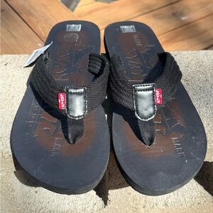 Levi's Men's Two Horse Casual Flip-Flops